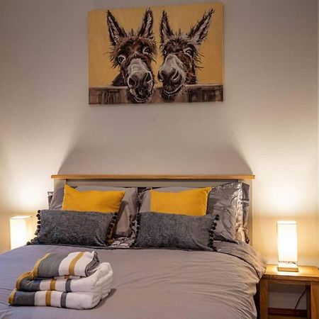 Cozy Newly Renovated Town Centre Apartment 阿伯费尔迪 外观 照片